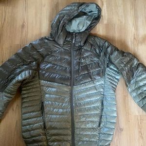Rei large lightweight puffer jacket